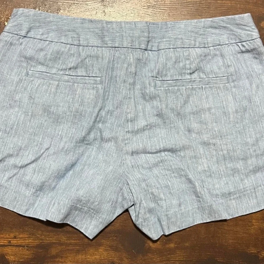Banana Republic light blue linen shorts with thin vertical stripes 307.5